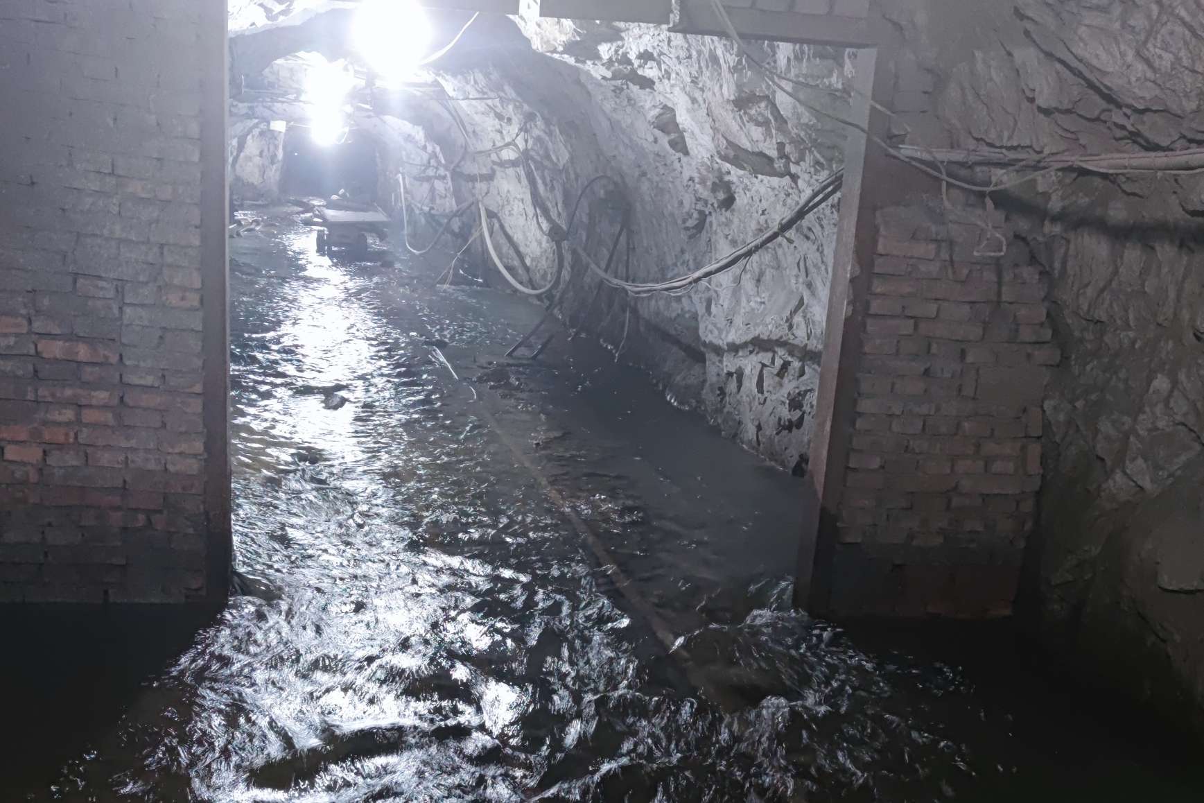 地下开采损失贫化的原因-第1张图片-矿虫网 地下开采损失贫化的原因-第1张图片-矿虫网